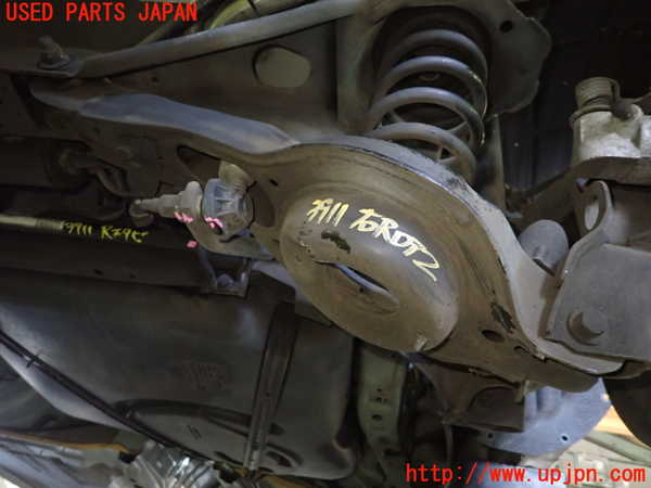 1UPJ-39115205]ボルボ・V40(MB4164T)右リアロアアーム2 中古_m0001.jpg