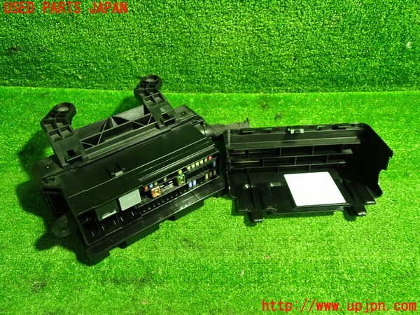 1UPJ-39116742]ボルボ・V40(MB4164T)ヒューズボックス2(室内運転席側) 中古_m0002.jpg