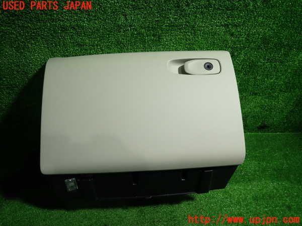 1UPJ-39117516]ボルボ・V40(MB4164T)グローブボックス1 中古_m0001.jpg