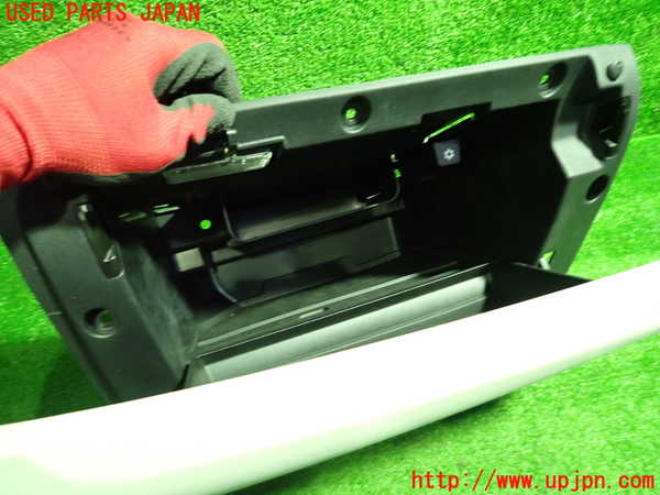 1UPJ-39117516]ボルボ・V40(MB4164T)グローブボックス1 中古_m0002.jpg