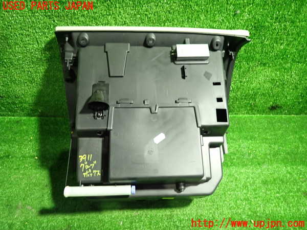1UPJ-39117516]ボルボ・V40(MB4164T)グローブボックス1 中古_m0003.jpg