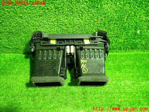1UPJ-39117528]ボルボ・V40(MB4164T)エアコン吹き出し口3(真中) 中古_m0002.jpg