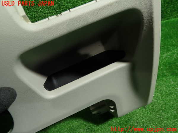1UPJ-39117841]ボルボ・V40(MB4164T)小物入れ1 中古_m0002.jpg