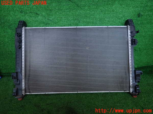 2UPJ-39122321]ベンツ B180(245232)(W245系)ラジエーター1 中古_m0001.jpg