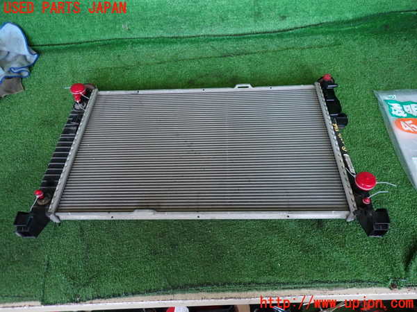 2UPJ-39122321]ベンツ B180(245232)(W245系)ラジエーター1 中古_m0003.jpg