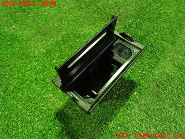2UPJ-39137822]クラウン エステート(JZS173W)灰皿2 中古_m0001.jpg