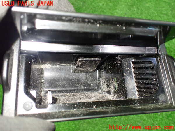 2UPJ-39137822]クラウン エステート(JZS173W)灰皿2 中古_m0002.jpg