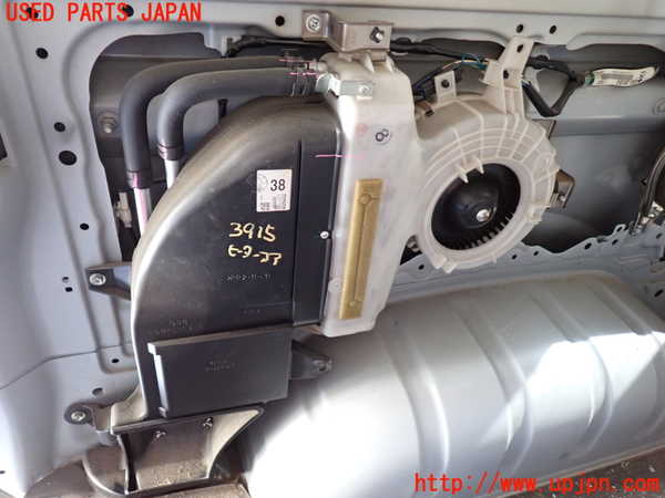 2UPJ-39156100]ハイエースバン200系(KDH205V)ヒーターコア 中古_m0001.jpg