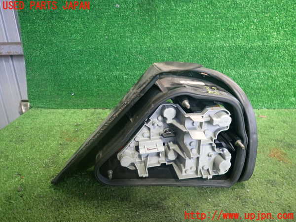 2UPJ-39161536]ジャガー・XJ(JLDB)左テールランプ 中古_m0002.jpg