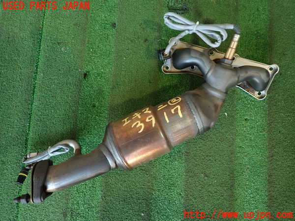 2UPJ-39172042]BMW 323i(VB23)(E90)エキマニ2 触媒 マニバーター 中古_m0001.jpg