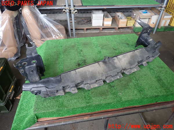 2UPJ-39181014]ポルシェ・カイエン(9PAM5501)フロントバンパーホースメント 中古_m0003.jpg