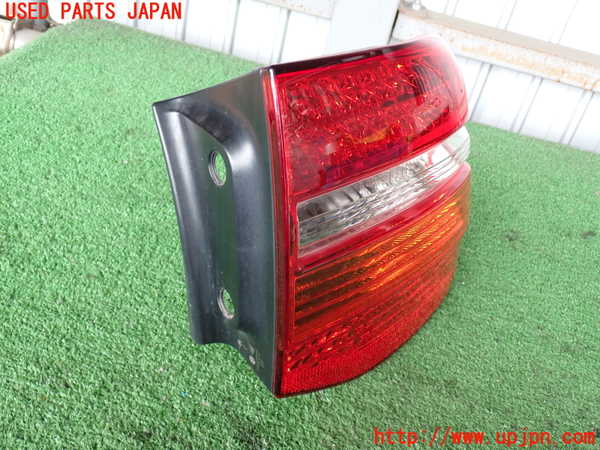 2UPJ-39181530]ポルシェ・カイエン(9PAM5501)右テールランプ 中古_m0002.jpg