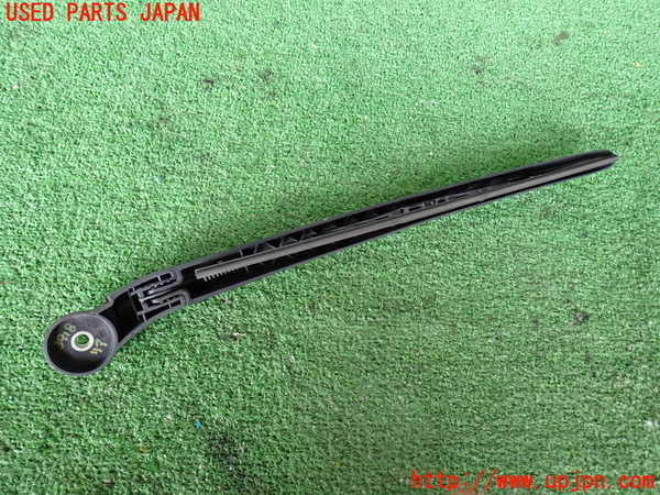 2UPJ-39181661]ポルシェ・カイエン(9PAM5501)リアワイパーアーム1 中古_m0002.jpg