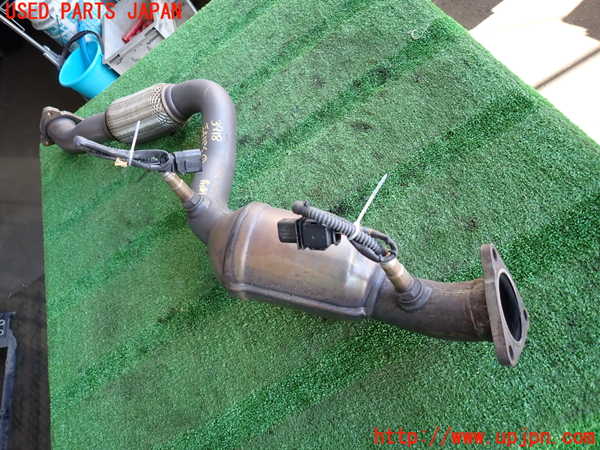 2UPJ-39182631]ポルシェ・カイエン(9PAM5501)フロントパイプ1 中古_m0002.jpg