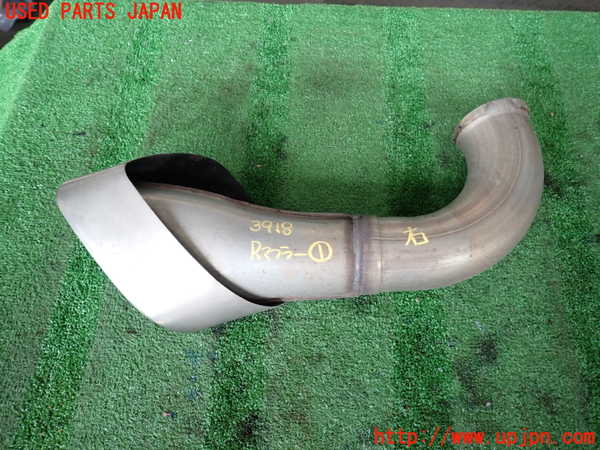 2UPJ-39182671]ポルシェ・カイエン(9PAM5501)リアマフラー1 中古_m0001.jpg