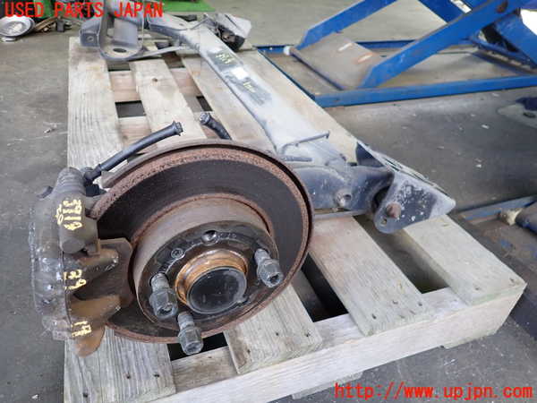 2UPJ-39195380]アウディ・TT クーペ(8NAUQ)リアアクスルビーム 中古_m0002.jpg