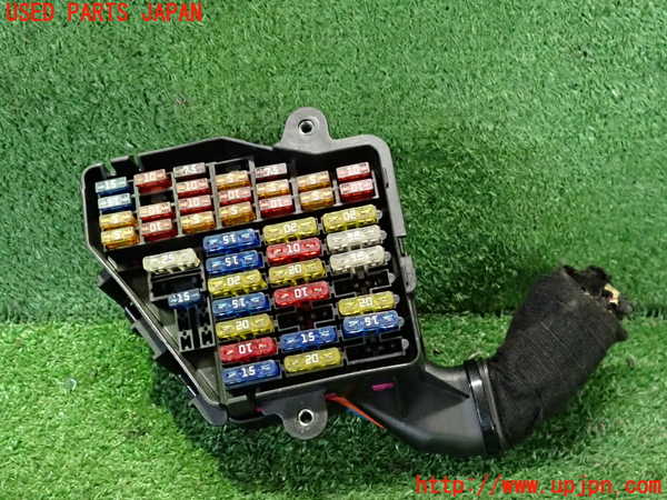 2UPJ-39196741]アウディ・TT クーペ(8NAUQ)ヒューズボックス1 中古_m0001.jpg