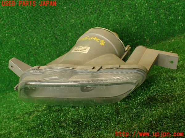 2UPJ-39201182]ボルボ・V70(SB5244W)左フォグ 中古_m0001.jpg