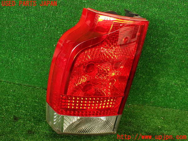 2UPJ-39201536]ボルボ・V70(SB5244W)左テールランプ 中古_m0001.jpg