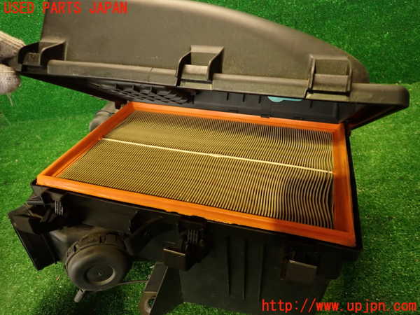 2UPJ-39202560]ボルボ・V70(SB5244W)エアクリーナーボックス 中古_m0005.jpg