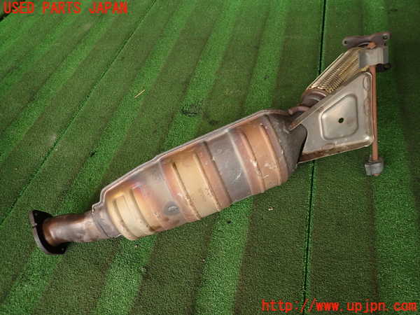 2UPJ-39202661]ボルボ・V70(SB5244W)触媒1 中古_m0002.jpg