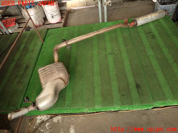 2UPJ-39202671]ボルボ・V70(SB5244W)リアマフラー1 中古_m0001.jpg