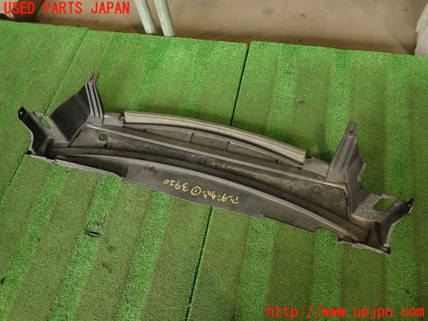 2UPJ-39201721]ボルボ・V70(SB5244W)アンダーカバー1 中古_m0005.jpg