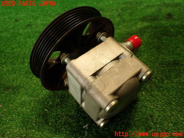 2UPJ-39204250]ボルボ・V70(SB5244W)パワステポンプ 中古_m0002.jpg