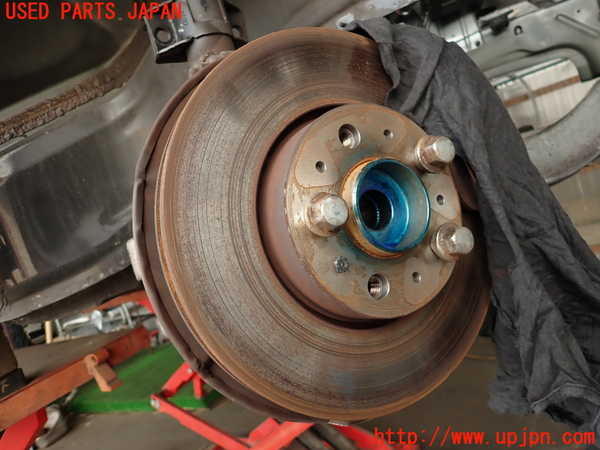 2UPJ-39204290]ボルボ・V70(SB5244W)右フロントナックルハブ 中古_m0001.jpg