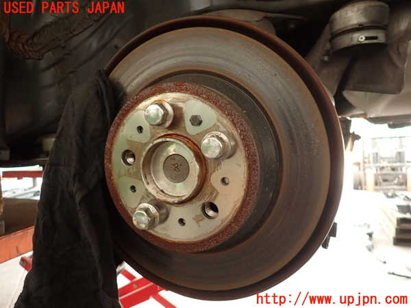 2UPJ-39204305]ボルボ・V70(SB5244W)左リアナックルハブ 中古_m0001.jpg