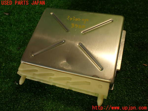 2UPJ-39206115]ボルボ・V70(SB5244W)ミッションコンピューター 中古_m0001.jpg