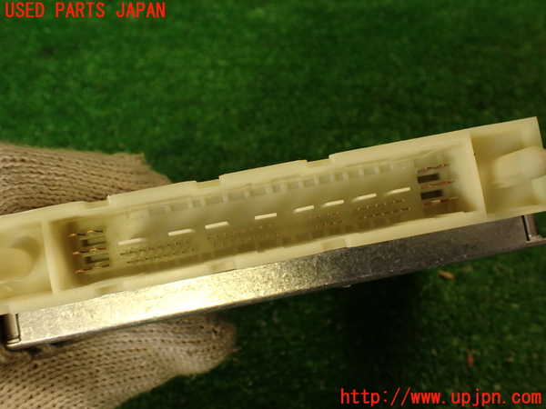 2UPJ-39206115]ボルボ・V70(SB5244W)ミッションコンピューター 中古_m0004.jpg
