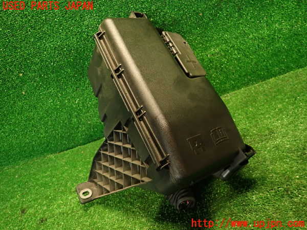 2UPJ-39206741]ボルボ・V70(SB5244W)ヒューズボックス1(EGルーム内助手席側) 中古_m0001.jpg