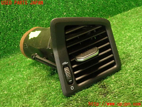 2UPJ-39207527]ボルボ・V70(SB5244W)エアコン吹き出し口2(右) 中古_m0001.jpg