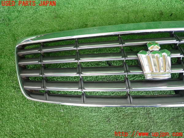 2UPJ-39211050]クラウン ロイヤル(GRS182)ラジエターグリル 中古_m0004.jpg