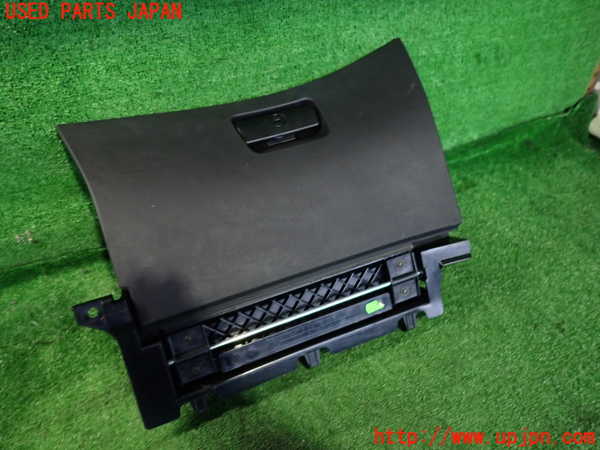 2UPJ-39237516]BMW 318ti(AU20)(E46/5系)グローブボックス1 中古_m0001.jpg