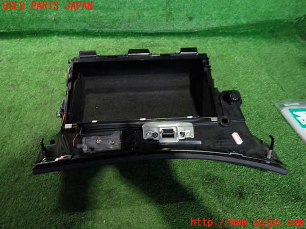 2UPJ-39237516]BMW 318ti(AU20)(E46/5系)グローブボックス1 中古_m0002.jpg