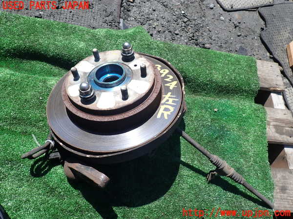 1UPJ-39244305]パジェロ(V75W)左リアナックルハブ 中古_m0001.jpg