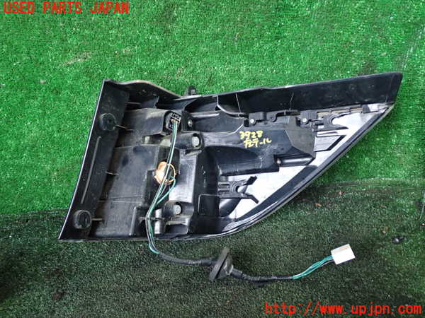 5UPJ-39281536]MPV(LY3P)左テールランプ 中古_m0002.jpg