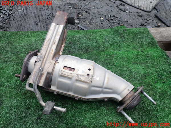 1UPJ-39282661]MPV(LY3P)触媒1 中古_m0002.jpg