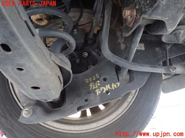 1UPJ-39284305]MPV(LY3P)左リアナックルハブ 中古_m0001.jpg