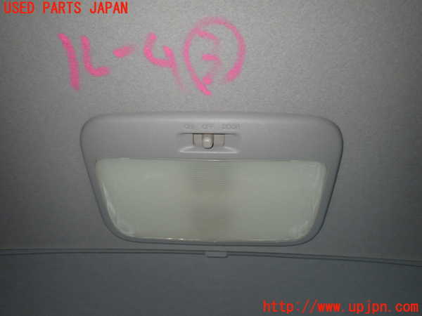 1UPJ-39316413]ヴォクシー(ノア)(AZR60G)ルームランプ3(3列目真中) 中古_m0001.jpg