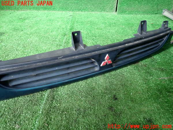 1UPJ-39321050]デリカ スペースギア(PD6W)ラジエターグリル 中古_m0004.jpg