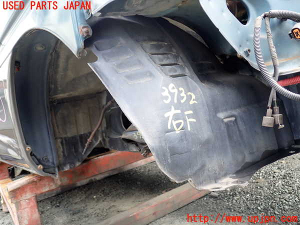 1UPJ-39321090]デリカ スペースギア(PD6W)右前フェンダーライナー 中古_m0001.jpg