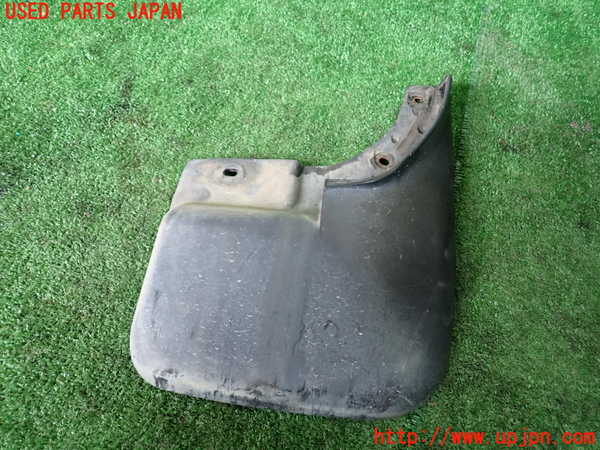 1UPJ-39321450]デリカ スペースギア(PD6W)右フロントマッドガード(泥除け) 中古_m0001.jpg