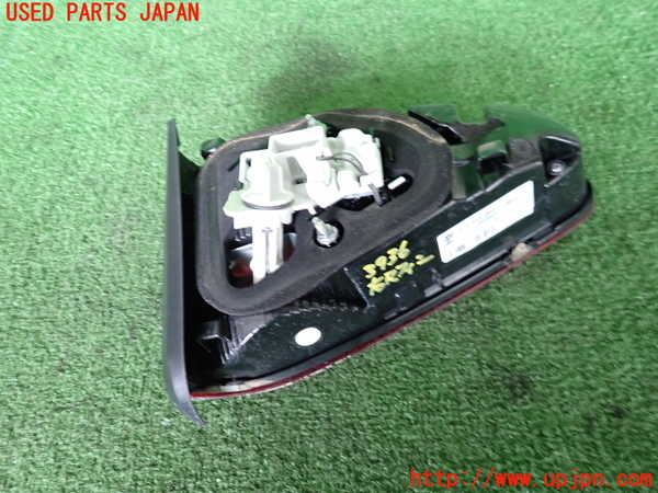 2UPJ-39361550]VW ゴルフ トゥーラン(1TDFG)右リアフィニッシャー 中古_m0002.jpg