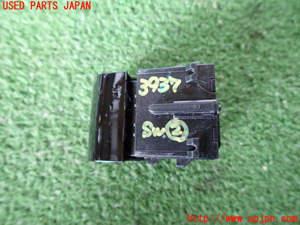 2UPJ-39376307]ジープ・コンパス(M624)スイッチ2(電動パーキング) 中古_m0002.jpg