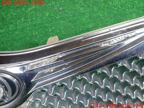 2UPJ-39391050]クライスラー・300C(LX35-)ラジエターグリル 中古_m0003.jpg