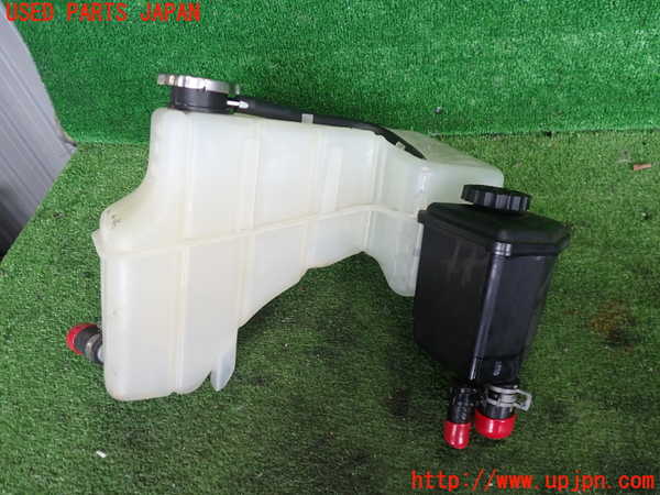 2UPJ-39392410]クライスラー・300C(LX35-)ラジエータータンク 中古_m0001.jpg