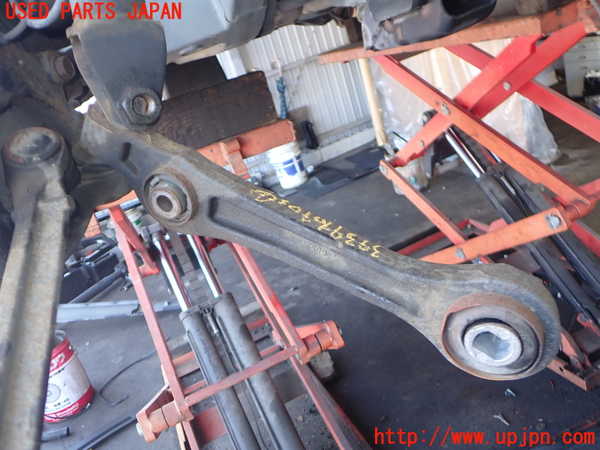 2UPJ-39395176]クライスラー・300C(LX35-)右フロントロアアーム1 中古_m0001.jpg